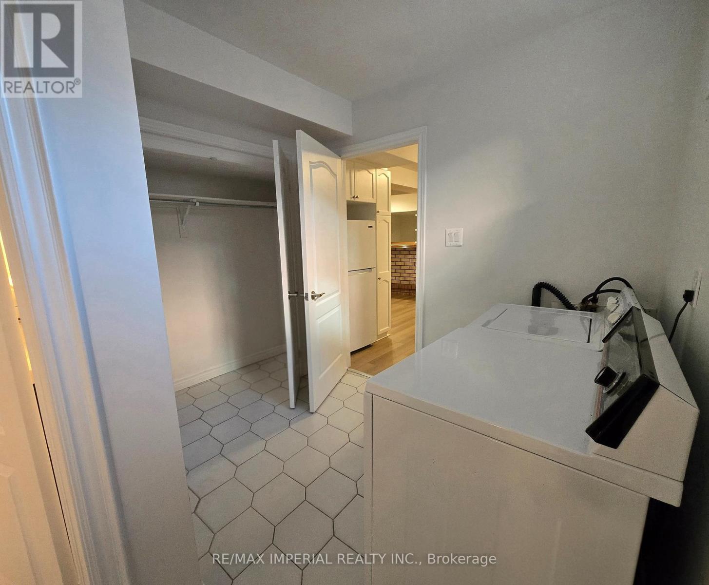12a Mauro Court, Richmond Hill, Ontario  L4B 3J8 - Photo 16 - N14100786