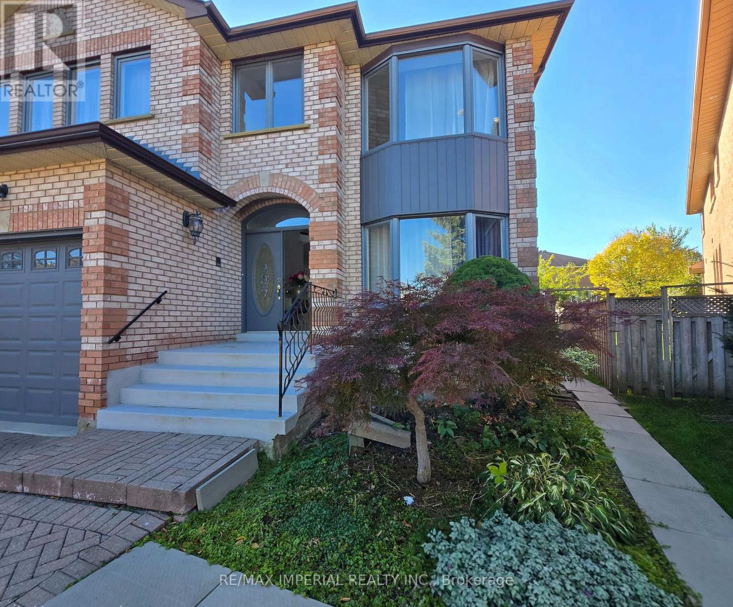 12a Mauro Court, Richmond Hill, Ontario  L4B 3J8 - Photo 2 - N14100786