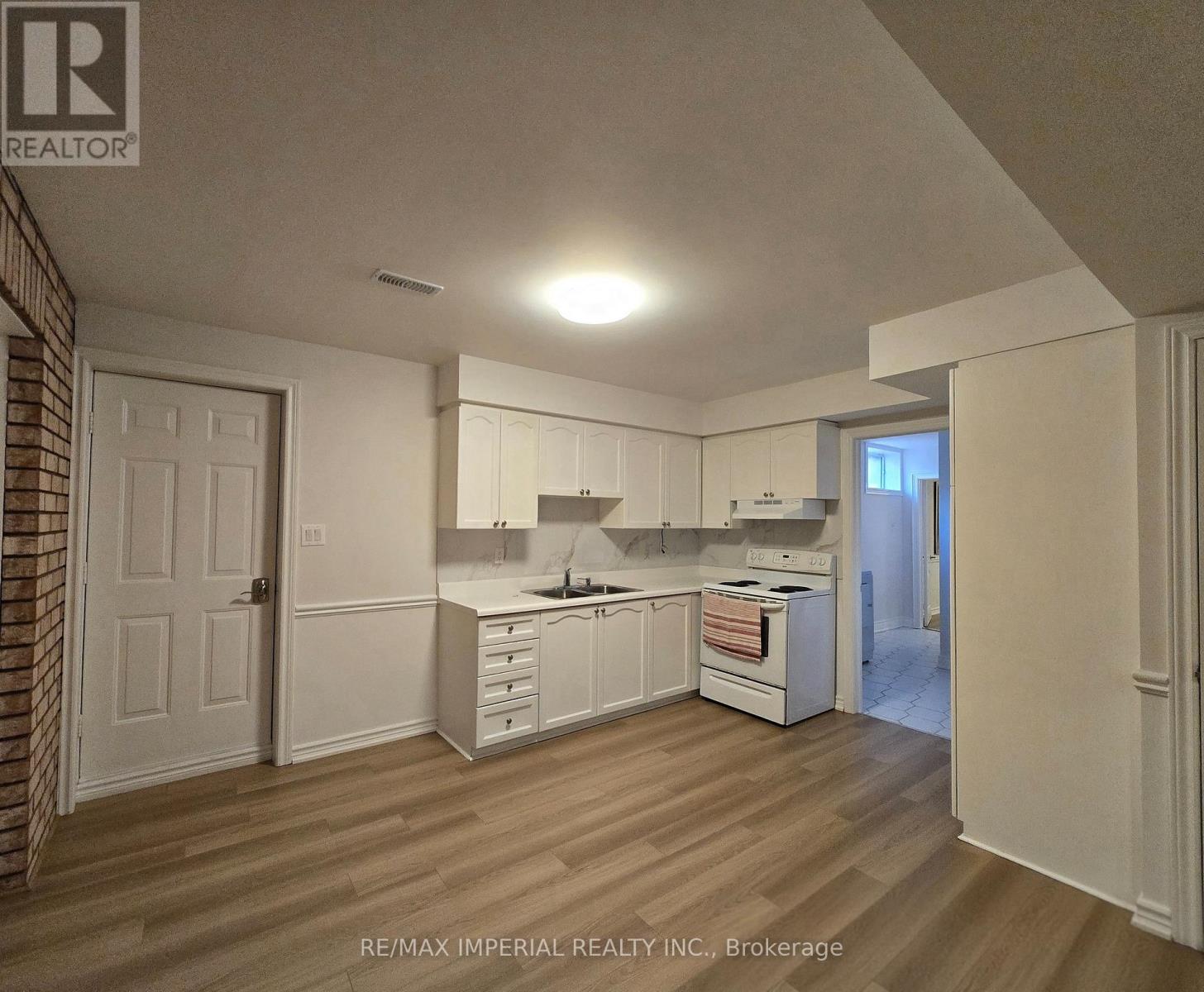 12a Mauro Court, Richmond Hill, Ontario  L4B 3J8 - Photo 6 - N14100786