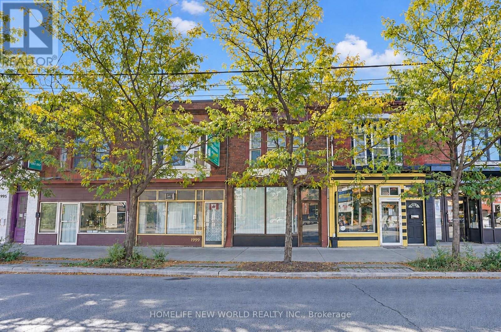 2001 DUNDAS STREET W, Toronto, Ontario