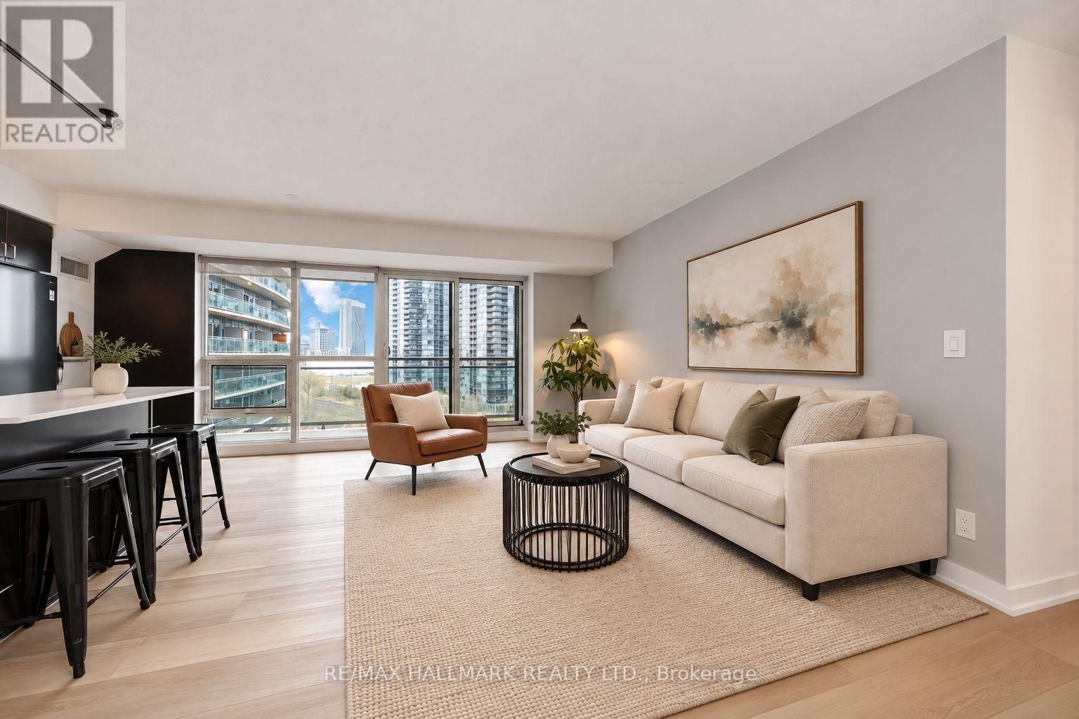 901 - 155 Legion Road N, Toronto, Ontario  M8Y 0A7 - Photo 2 - W14100866