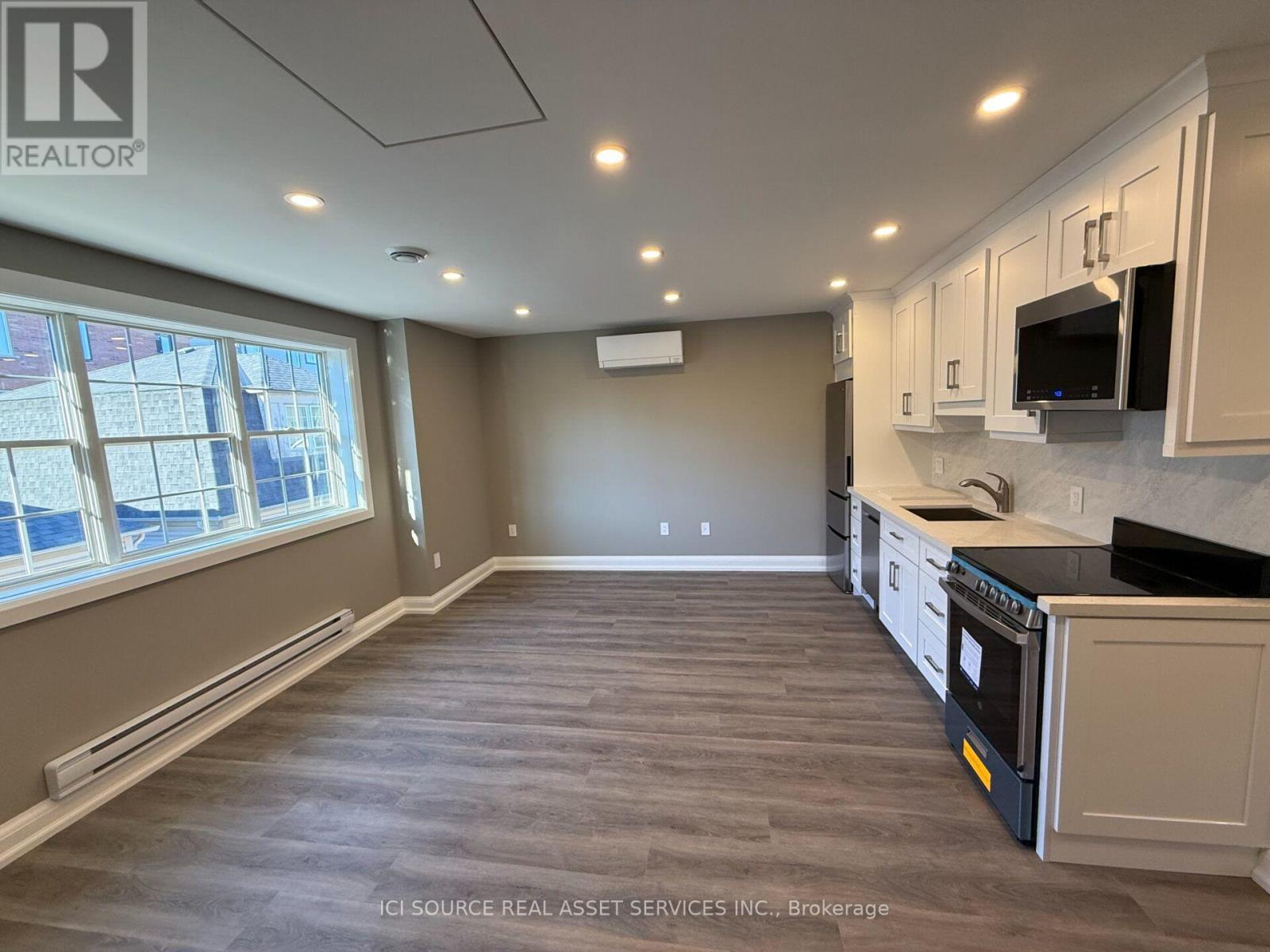 Coach House Apt - 247 Roxton Road, Oakville, Ontario  M6G 3R1 - Photo 6 - W14100890