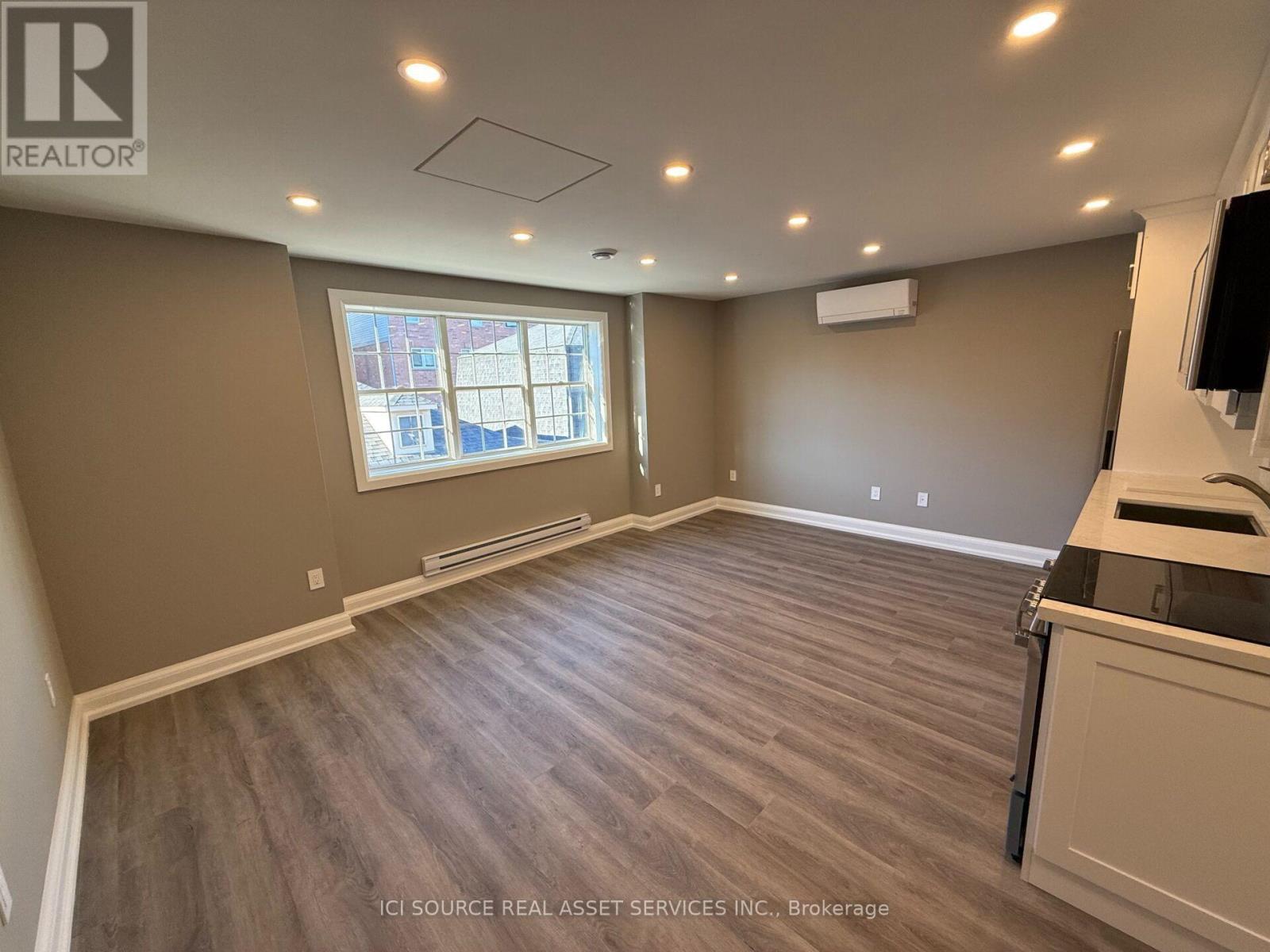 Coach House Apt - 247 Roxton Road, Oakville, Ontario  M6G 3R1 - Photo 8 - W14100890