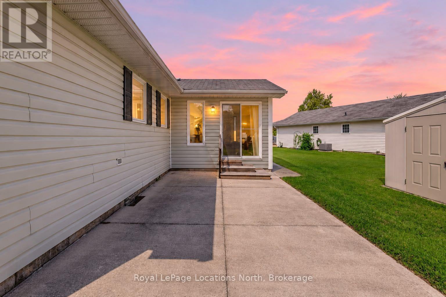 77 Pennsylvania Avenue, Wasaga Beach, Ontario  L9Z 3A8 - Photo 21 - S14097020