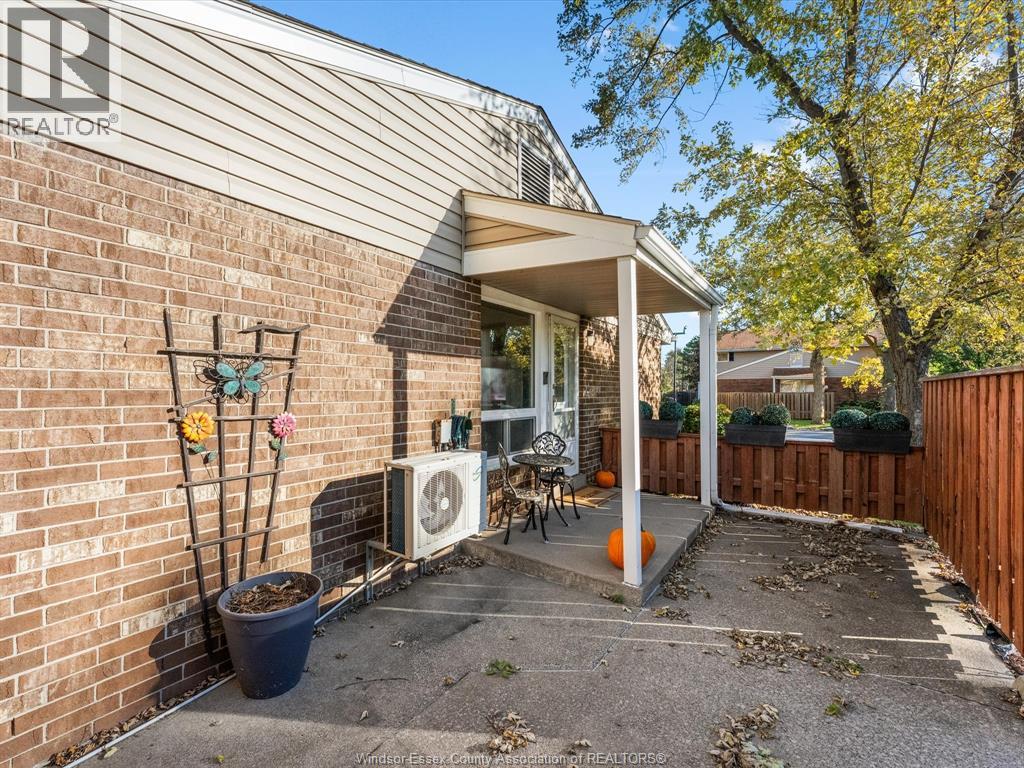 2949 Meadowbrook Lane, Windsor, Ontario  N8T 3C4 - Photo 33 - 26025797