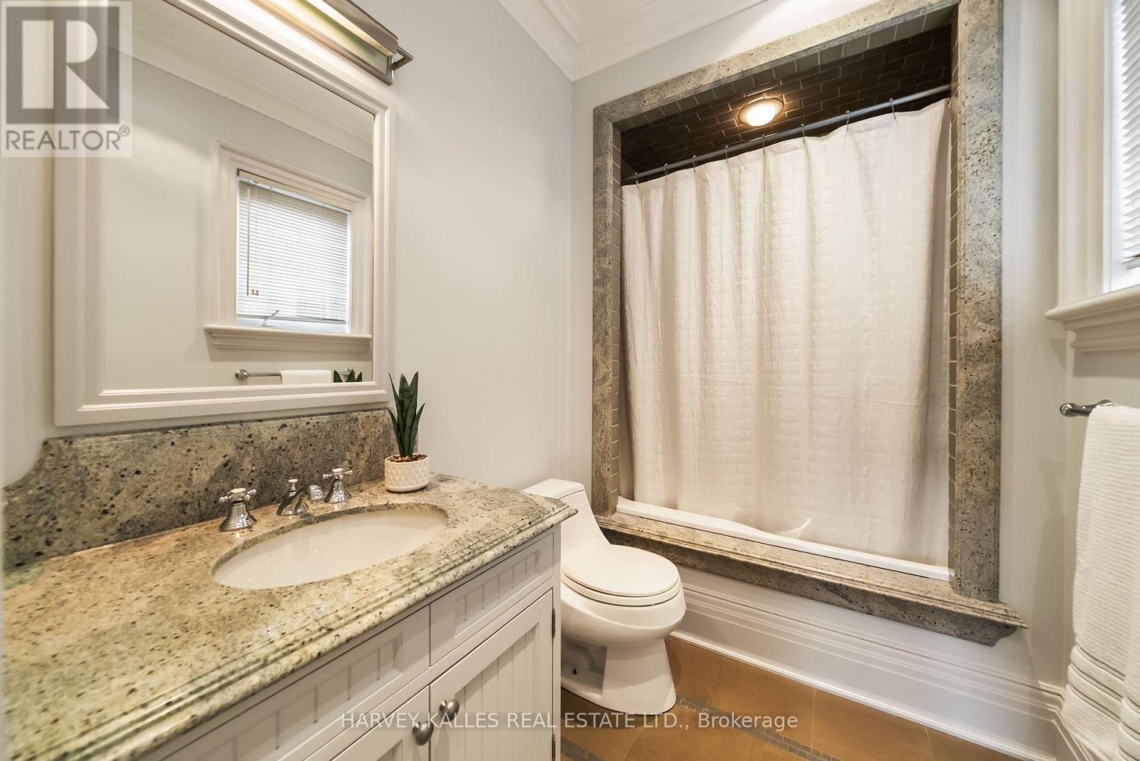 250 Forest Hill Road, Toronto, Ontario  M5P 2N5 - Photo 28 - C14100908