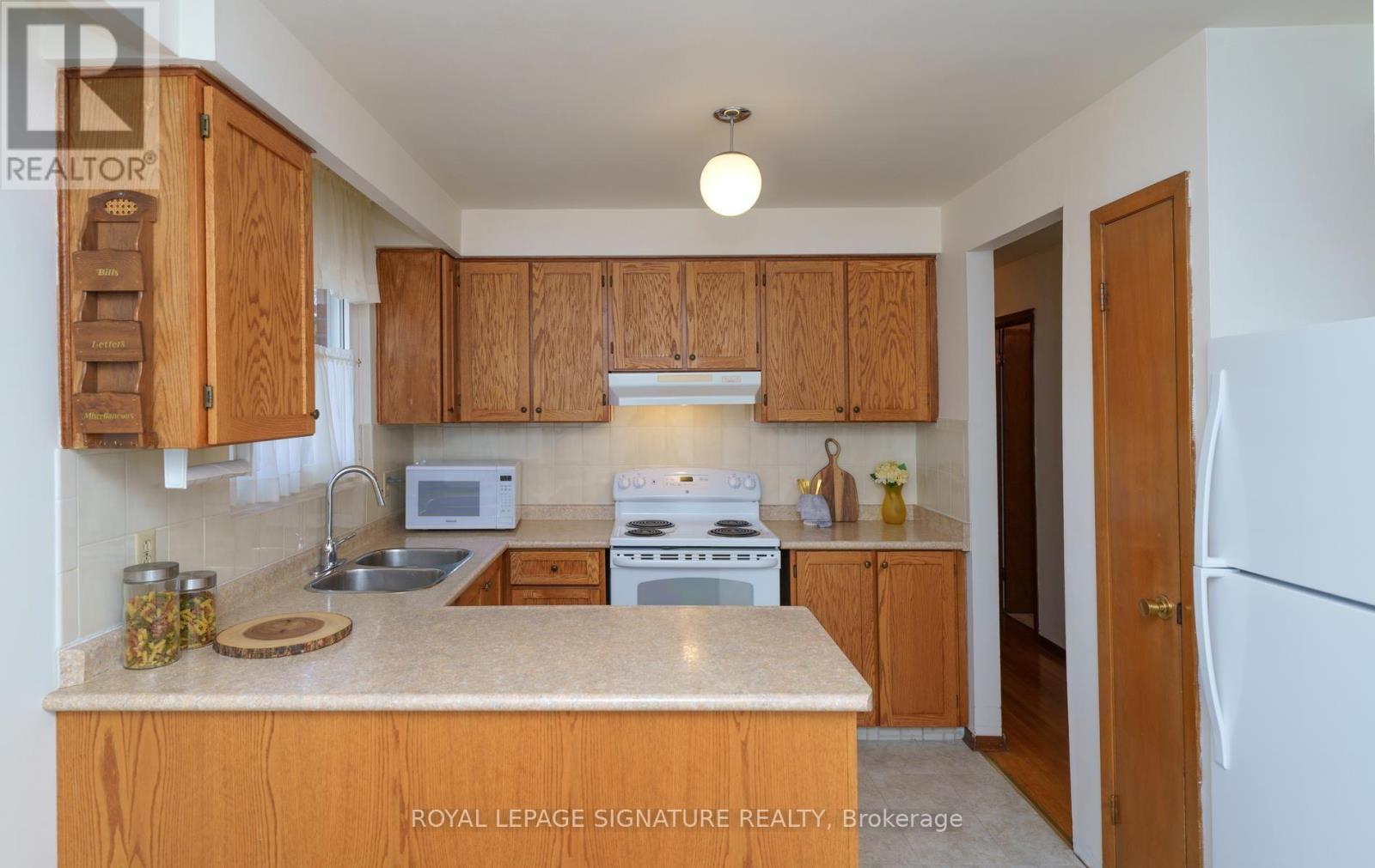 57 Darnborough Way, Toronto, Ontario  M1W 2G2 - Photo 10 - E14100932