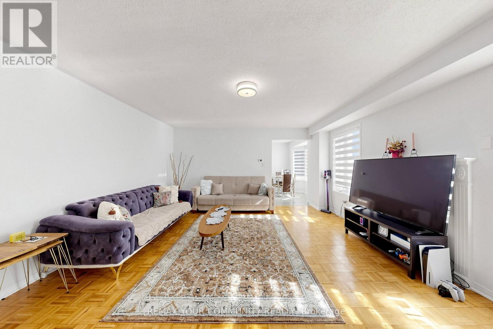 15 Benjamin Hood Crescent, Vaughan (Patterson), Ontario  L4K 5M3 - Photo 5 - N14100906
