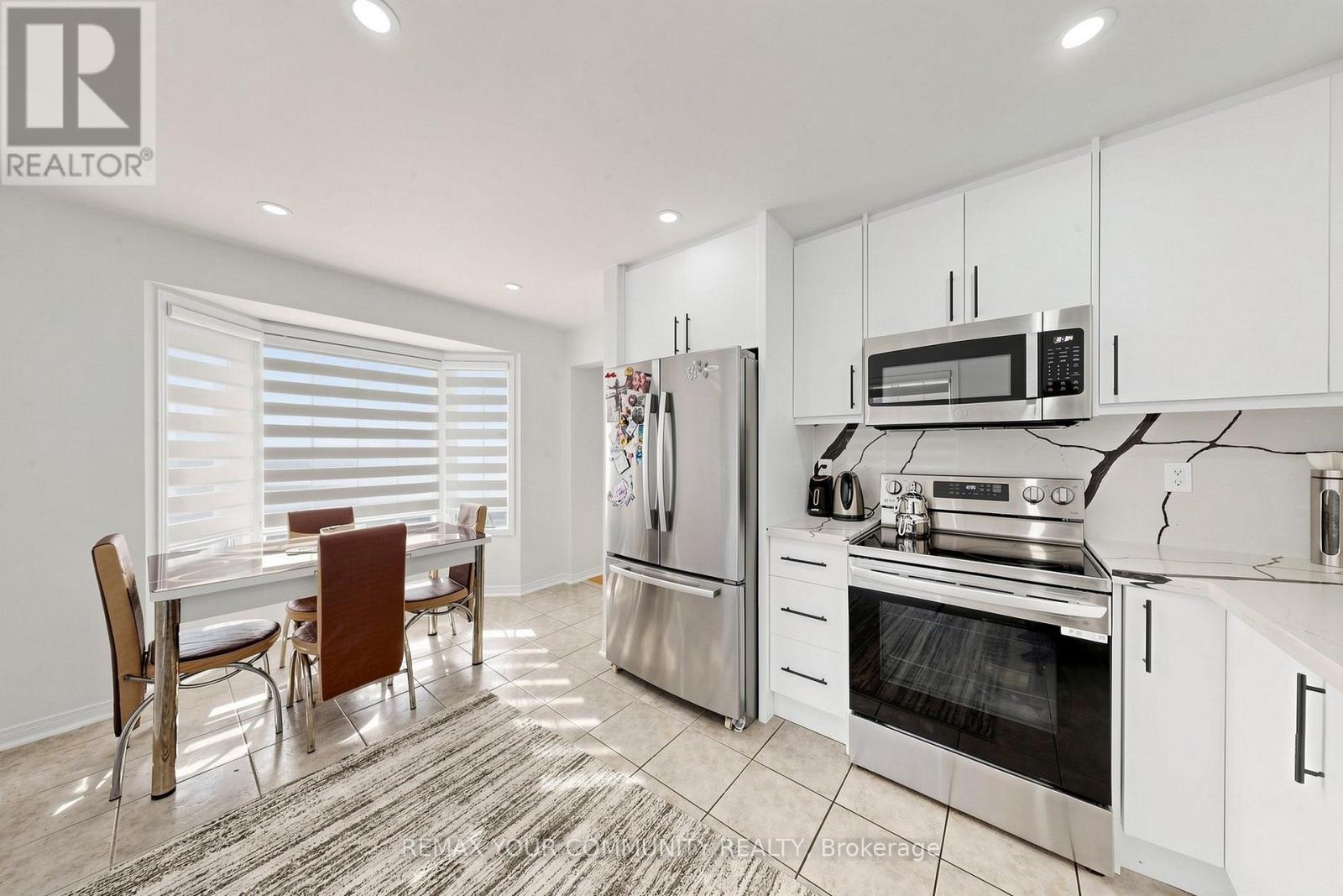 15 Benjamin Hood Crescent, Vaughan (Patterson), Ontario  L4K 5M3 - Photo 7 - N14100906