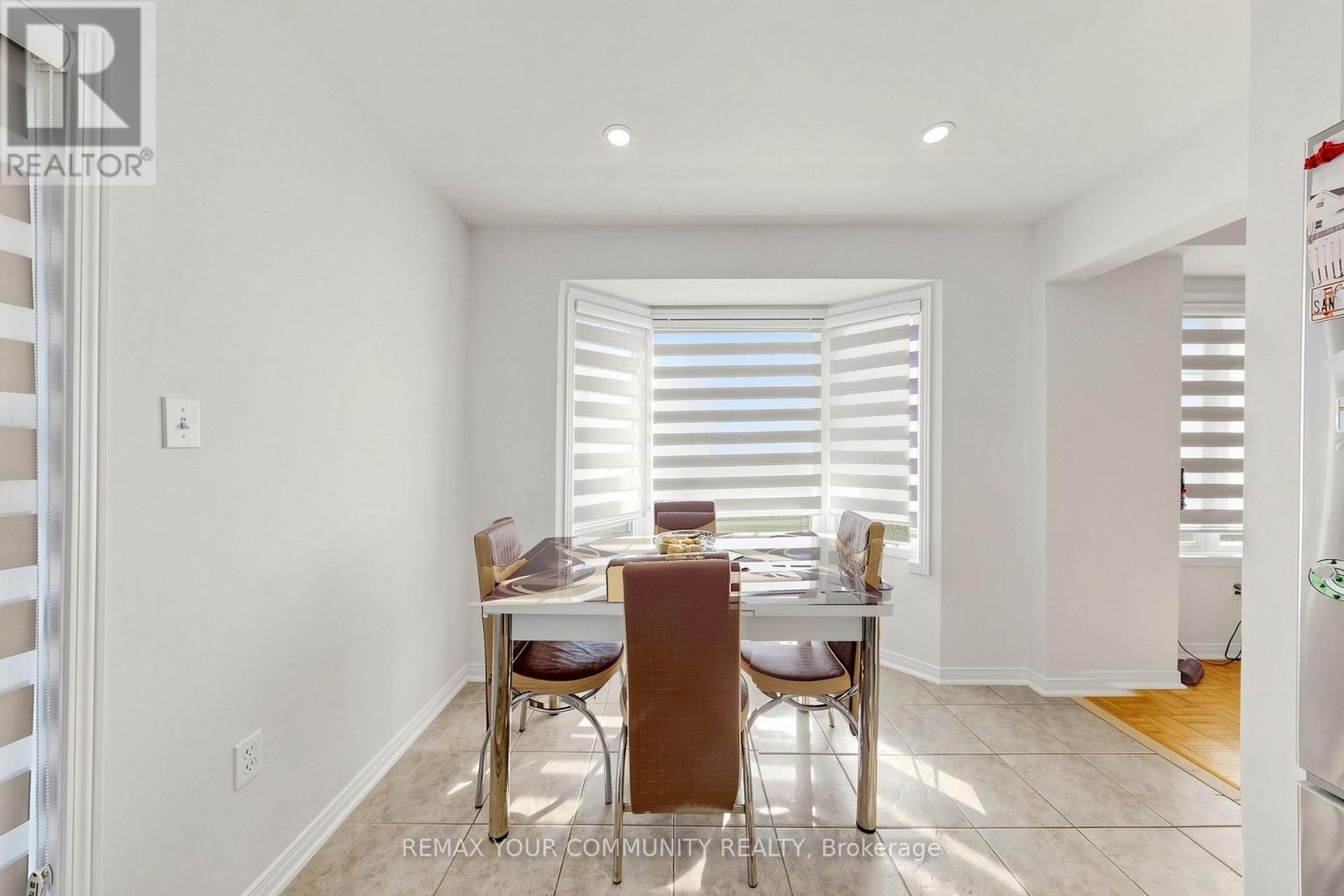 15 Benjamin Hood Crescent, Vaughan (Patterson), Ontario  L4K 5M3 - Photo 8 - N14100906