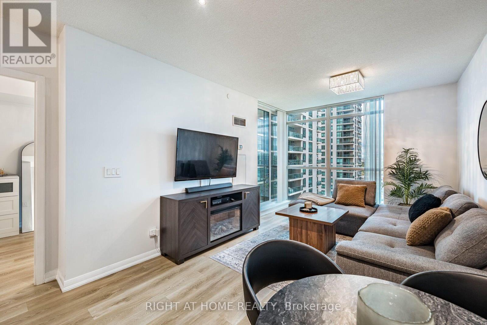1211 - 205 Sherway Gardens Road, Toronto (Islington-City Centre West), Ontario  M9C 0A5 - Photo 15 - W14100934