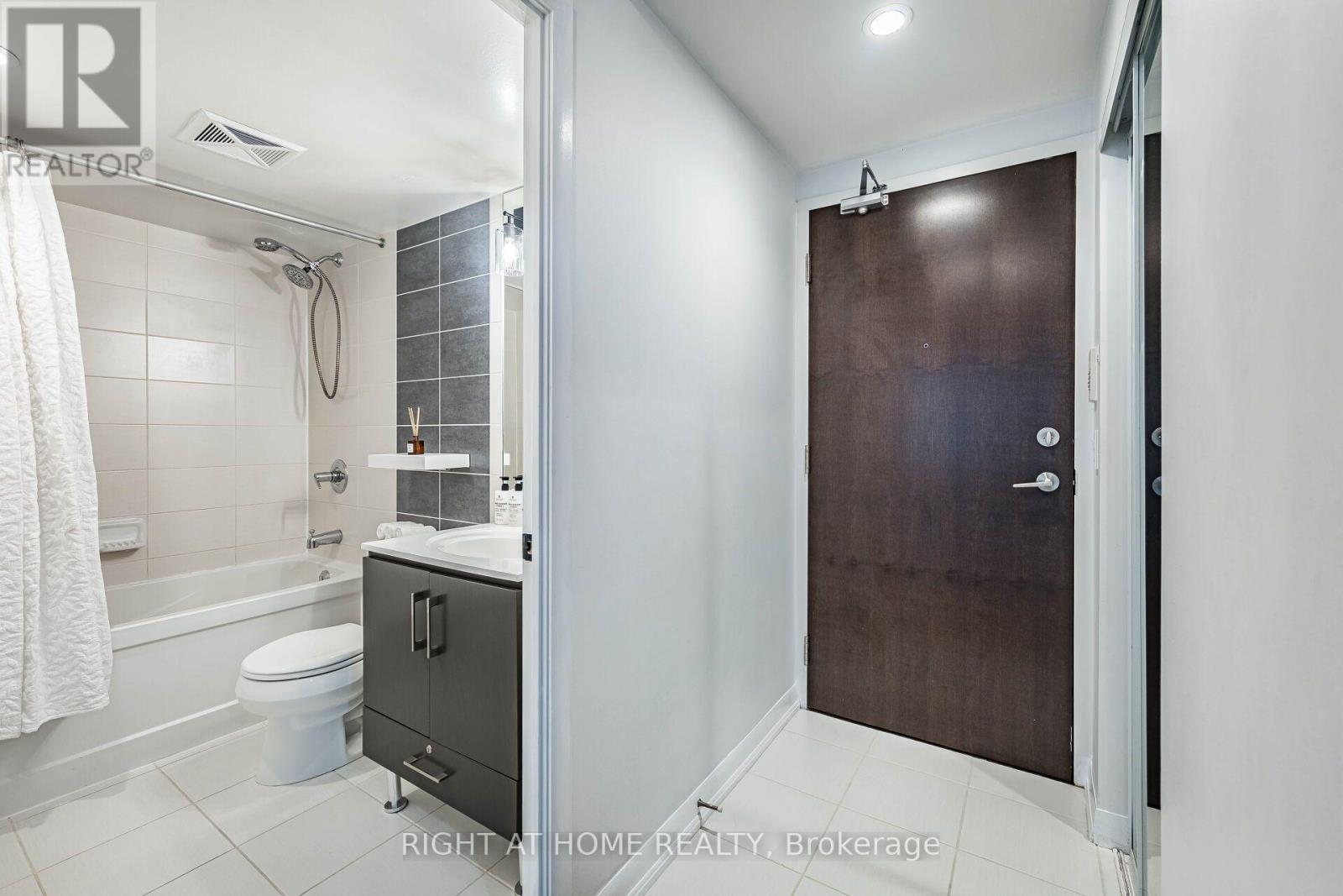 1211 - 205 Sherway Gardens Road, Toronto (Islington-City Centre West), Ontario  M9C 0A5 - Photo 8 - W14100934