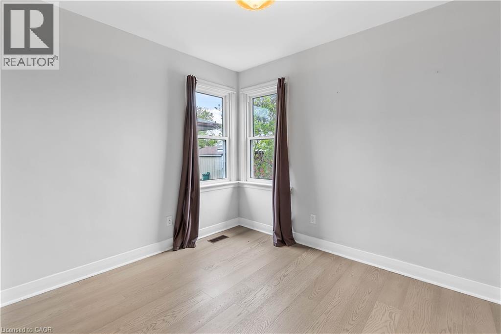 76 Johnston Street, Port Colborne, Ontario  L3K 1G7 - Photo 13 - 40872936