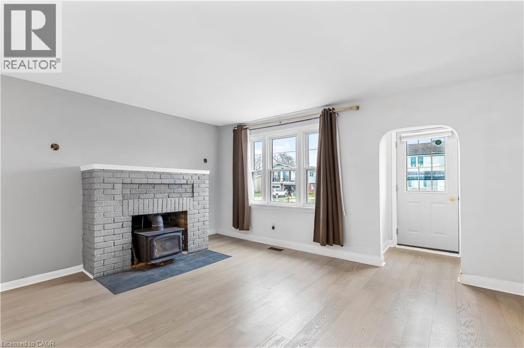 76 Johnston Street, Port Colborne, Ontario  L3K 1G7 - Photo 4 - 40872936