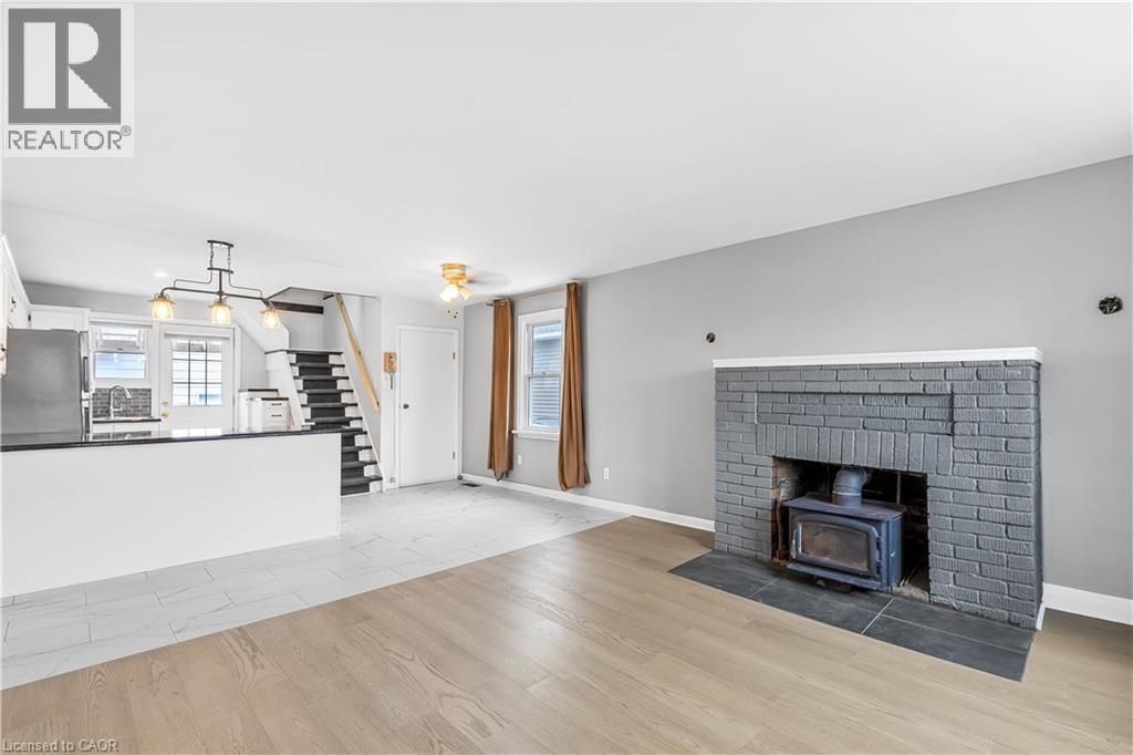 76 Johnston Street, Port Colborne, Ontario  L3K 1G7 - Photo 5 - 40872936