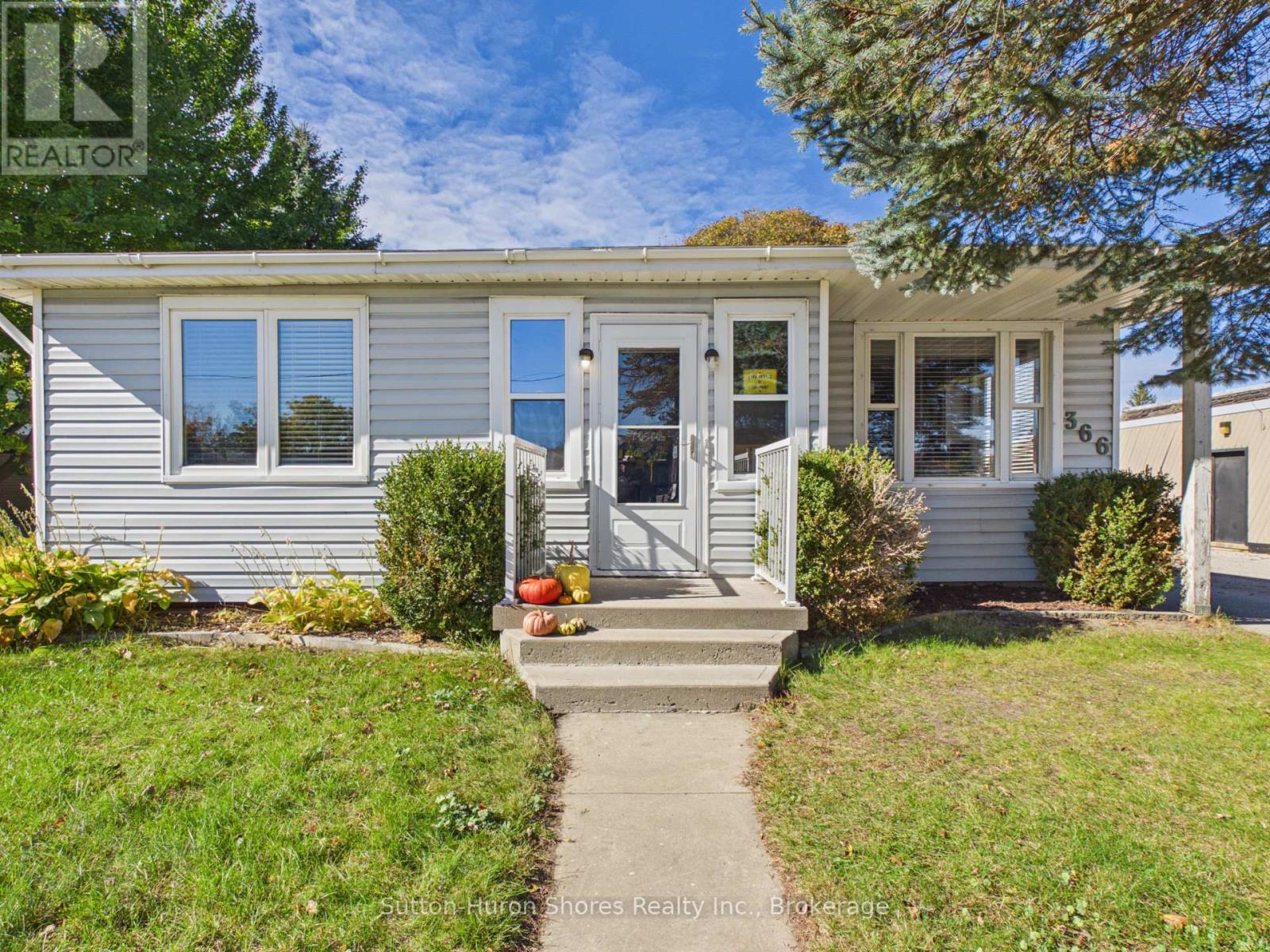 366 Goderich Street, Saugeen Shores, Ontario  N0H 2C0 - Photo 2 - X14101044
