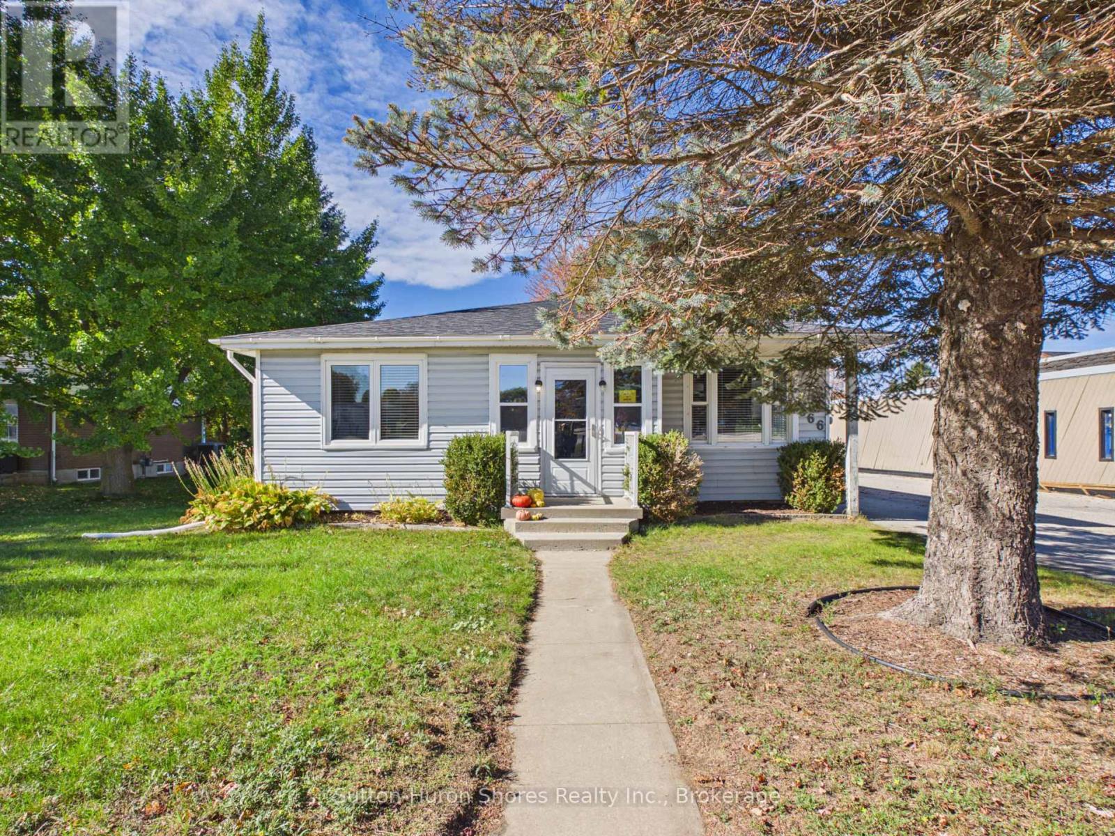 366 Goderich Street, Saugeen Shores, Ontario  N0H 2C0 - Photo 3 - X14101044