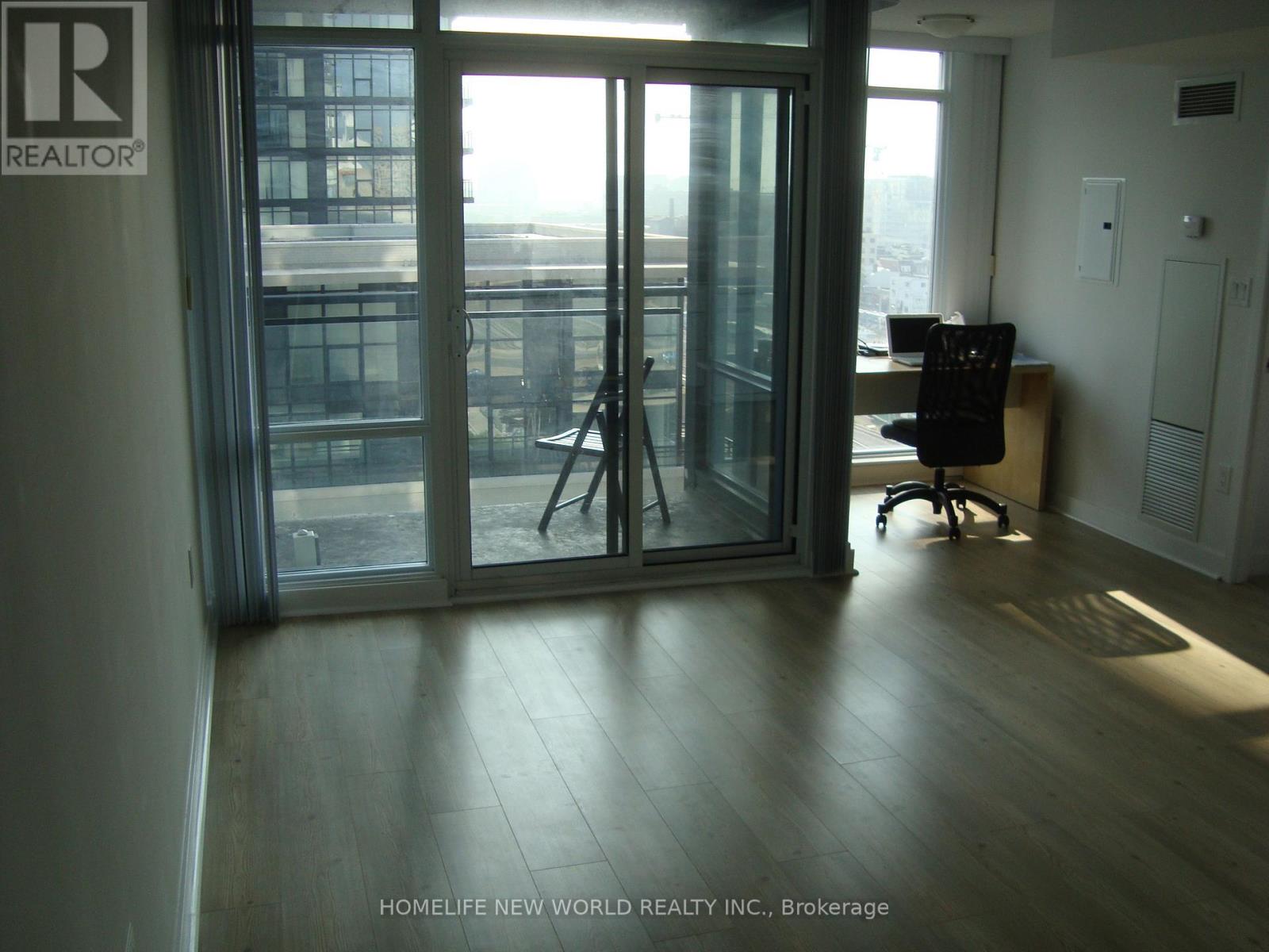 1012 - 25 Telegram Mews, Toronto, Ontario  M5V 3Z1 - Photo 4 - C14101028