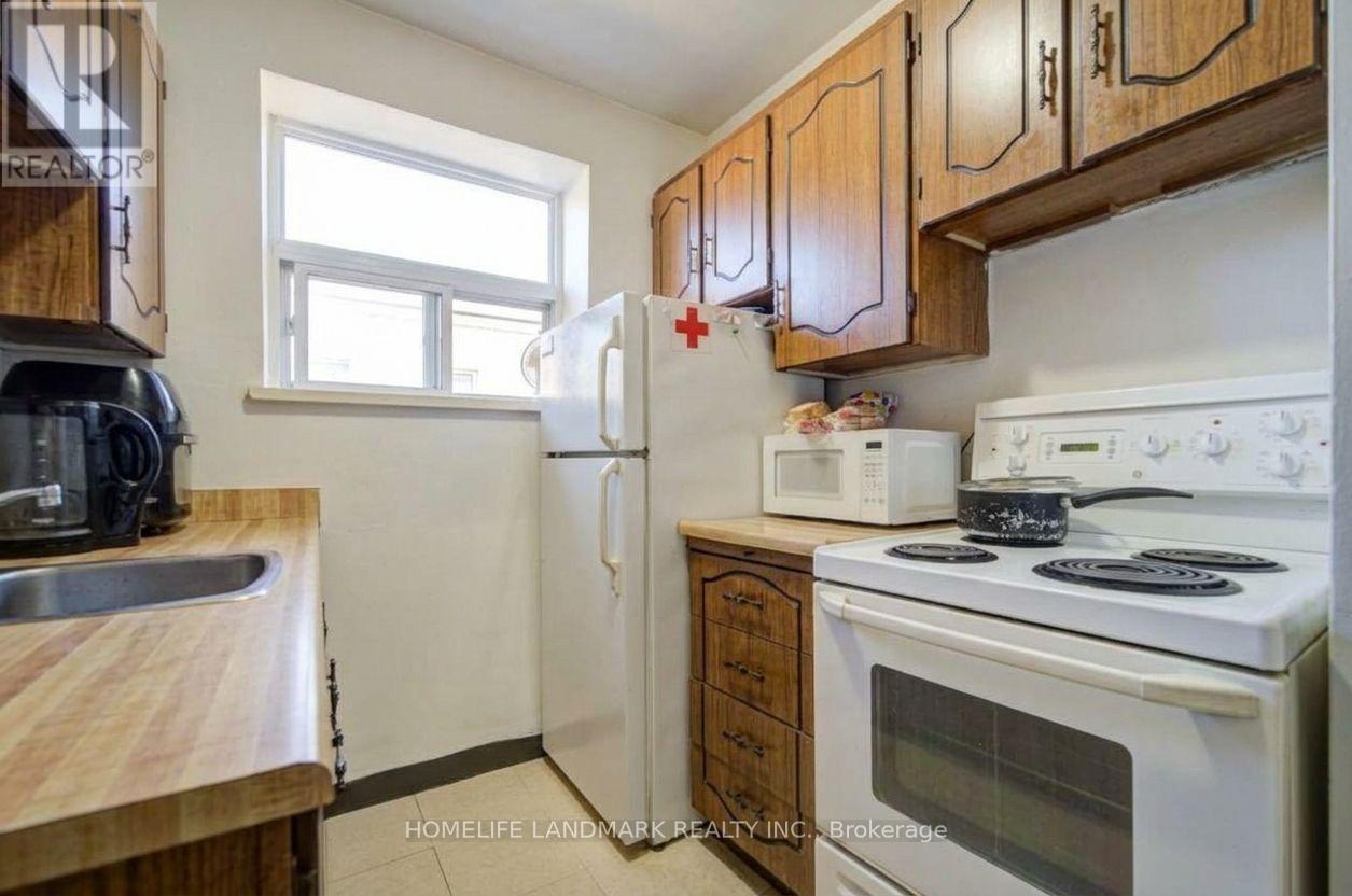 827 Cosburn Avenue, Toronto, Ontario M4C 2V9 - Photo 17 - E14100998