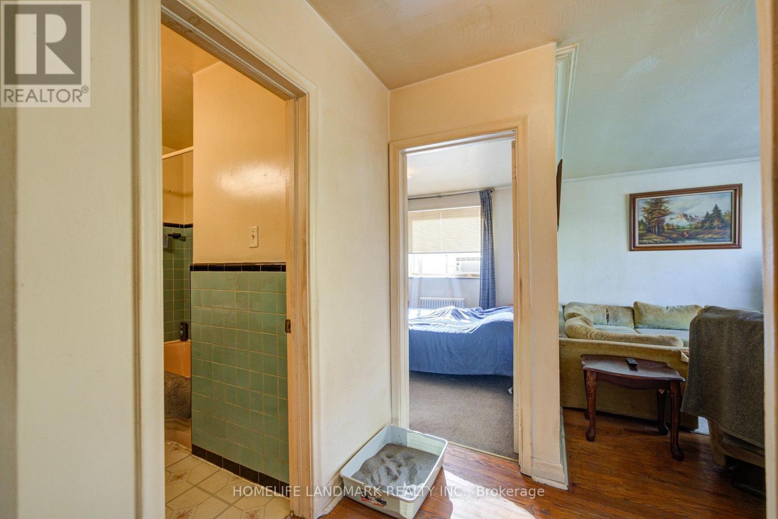 827 Cosburn Avenue, Toronto, Ontario M4C 2V9 - Photo 19 - E14100998