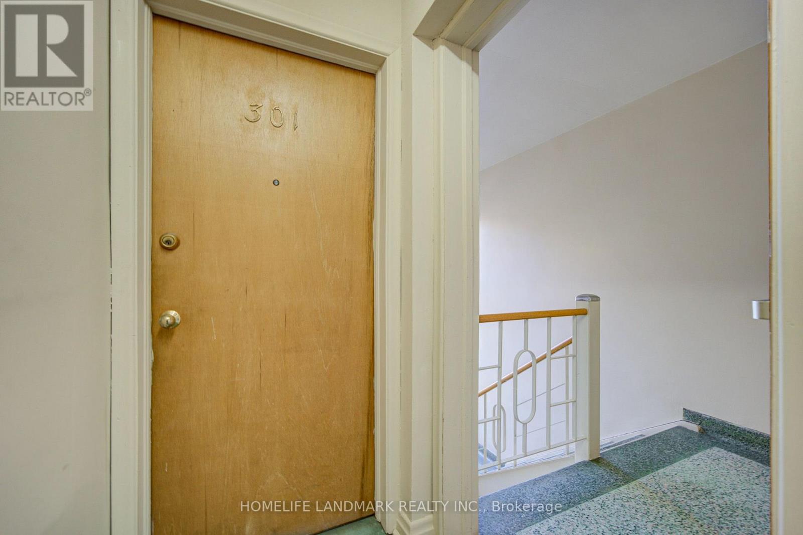 827 Cosburn Avenue, Toronto, Ontario M4C 2V9 - Photo 21 - E14100998
