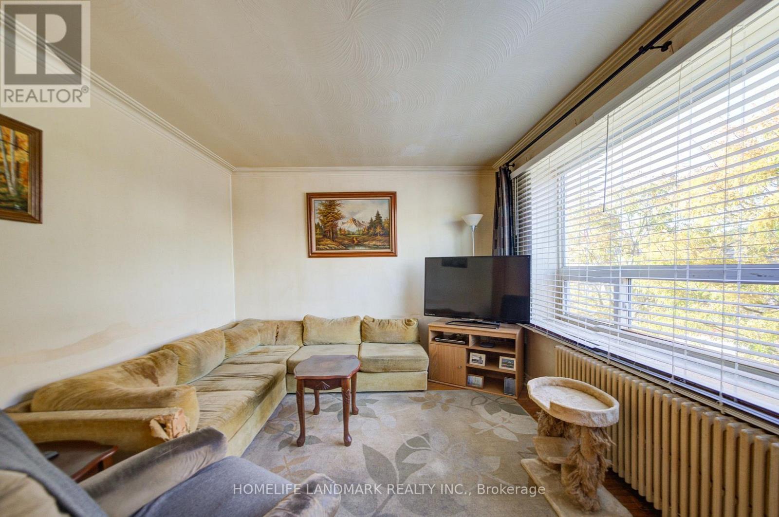 827 Cosburn Avenue, Toronto, Ontario M4C 2V9 - Photo 34 - E14100998