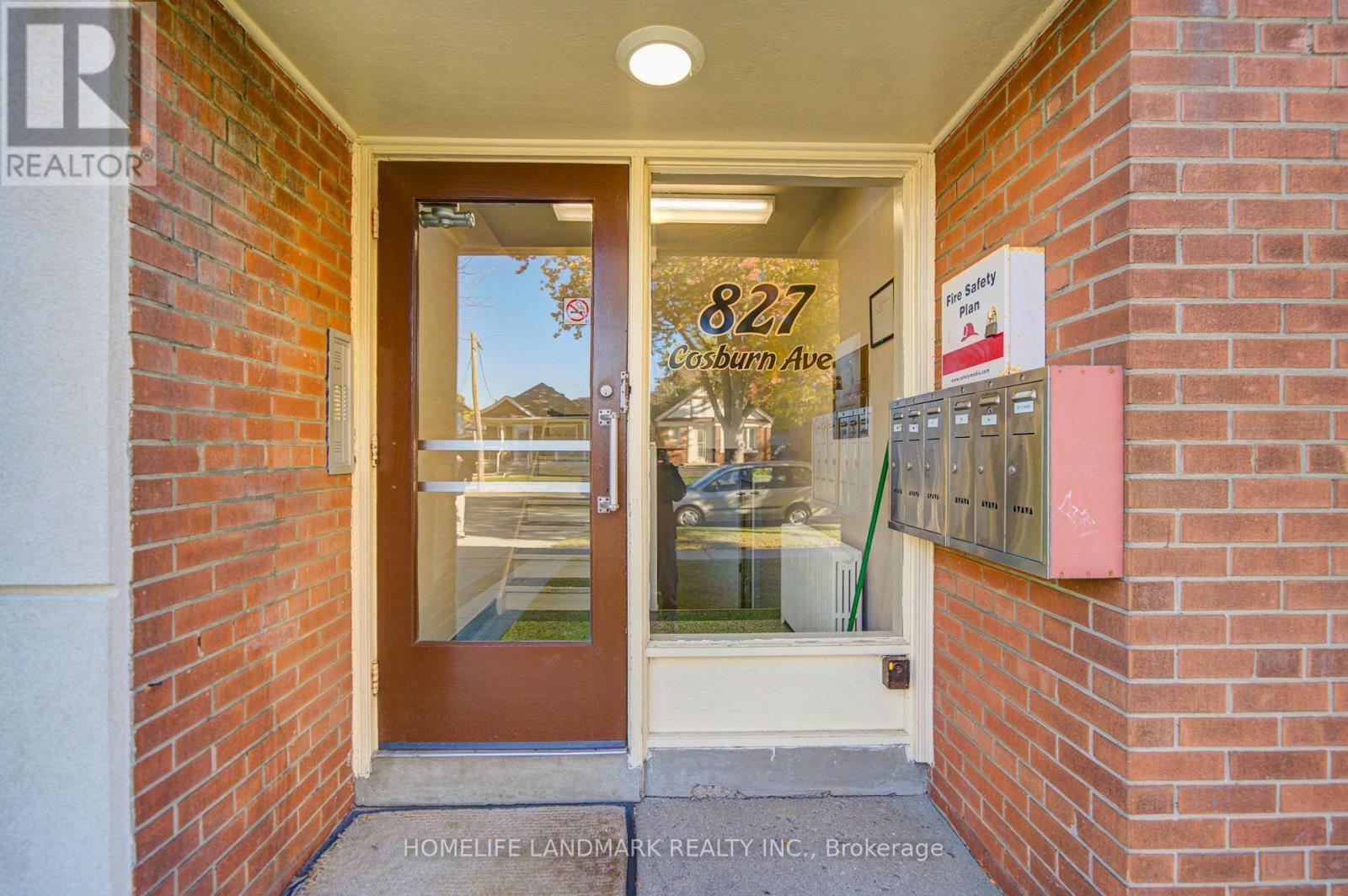 827 Cosburn Avenue, Toronto, Ontario M4C 2V9 - Photo 6 - E14100998