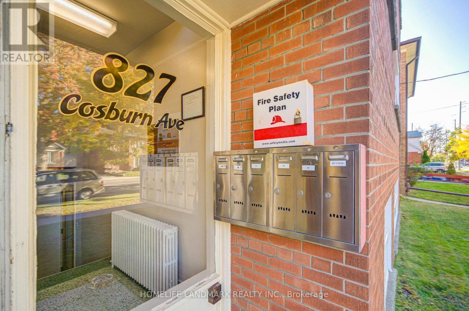 827 Cosburn Avenue, Toronto, Ontario M4C 2V9 - Photo 7 - E14100998