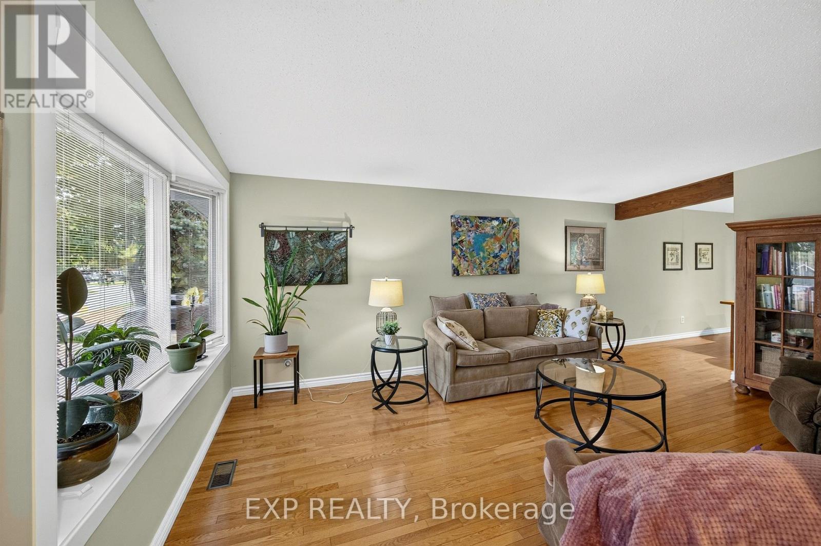 1168 Cameo Drive, Ottawa, Ontario  K2C 1Y7 - Photo 6 - X14101032