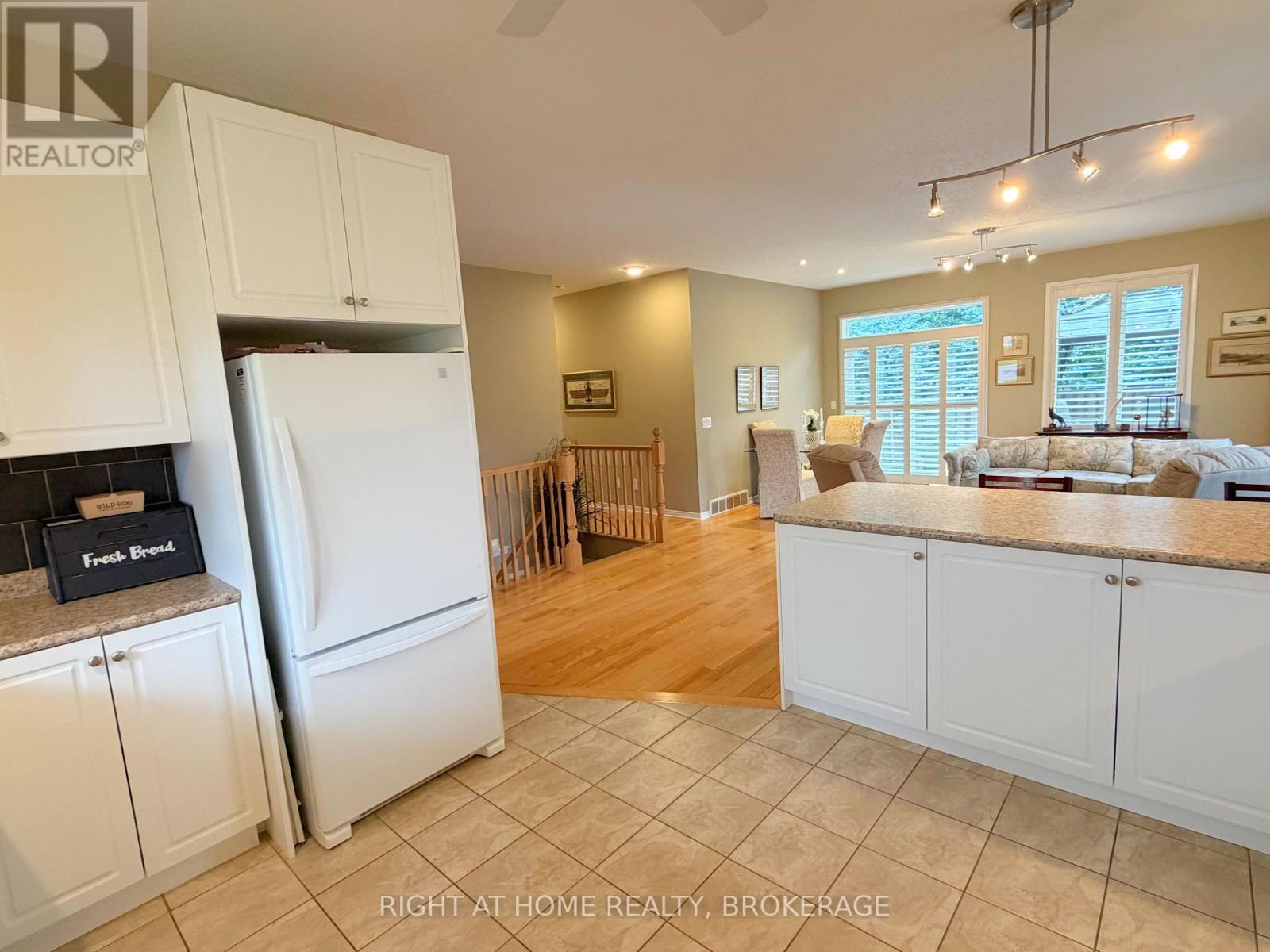 40 - 40 Stornoway Crescent, Huron East, Ontario  N0K 1W0 - Photo 8 - X14100960