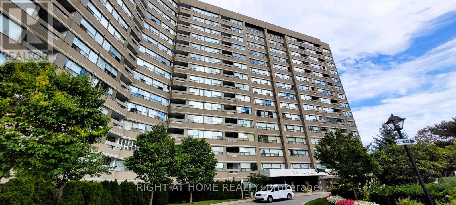 517 - 475 The West Mall, Toronto, Ontario  M9C 4Z3 - Photo 2 - W14100950