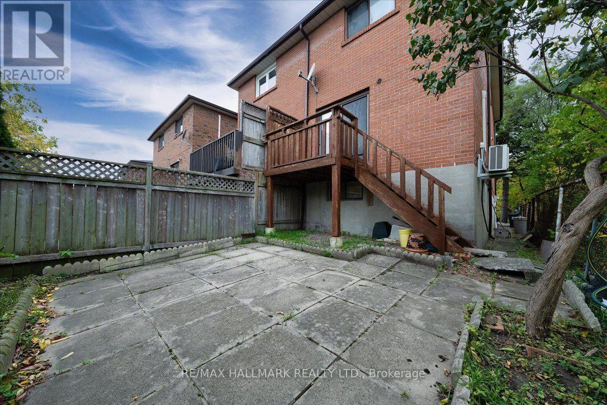 67 Aldergrove Avenue, Toronto, Ontario  M4C 1B3 - Photo 11 - E14099402