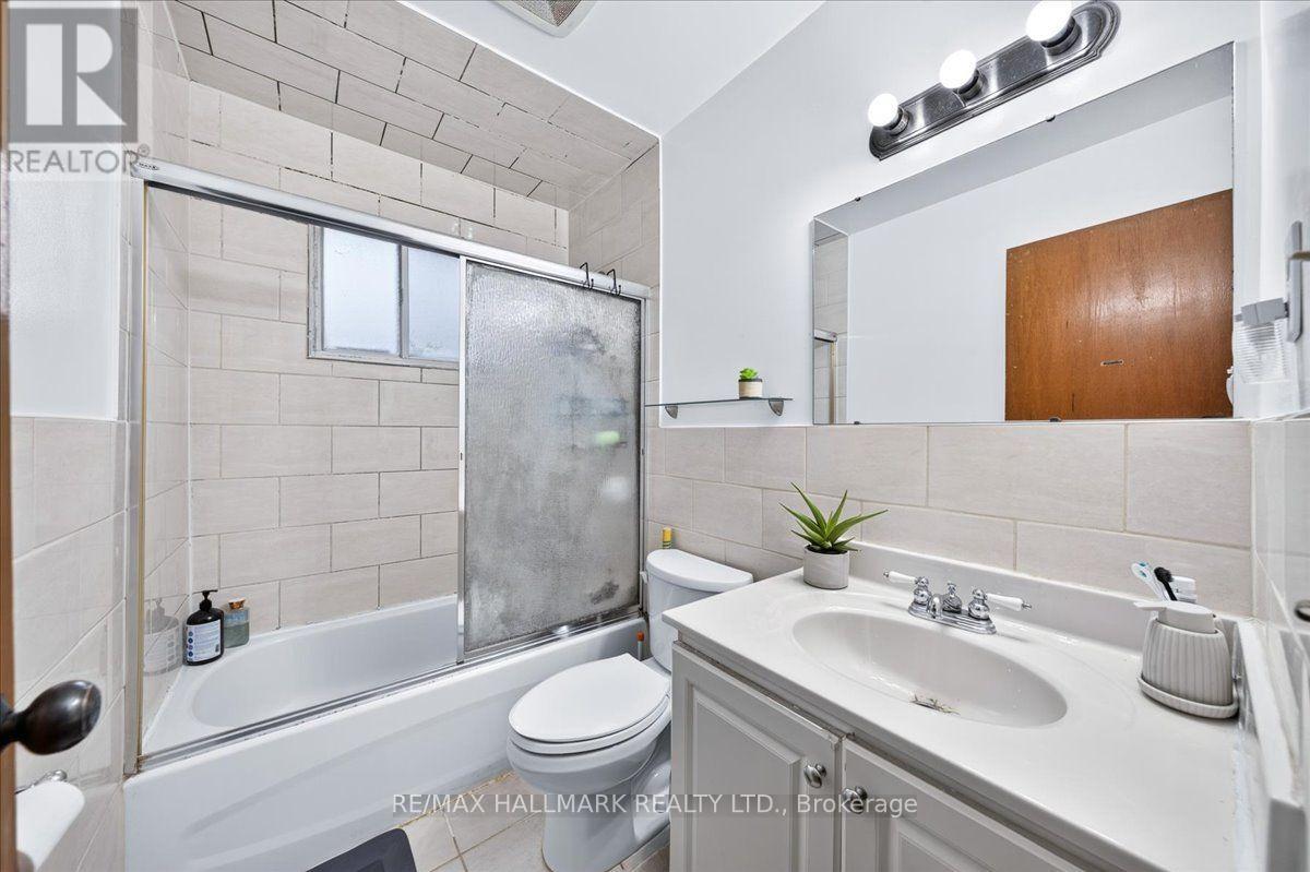 67 Aldergrove Avenue, Toronto, Ontario  M4C 1B3 - Photo 9 - E14099402