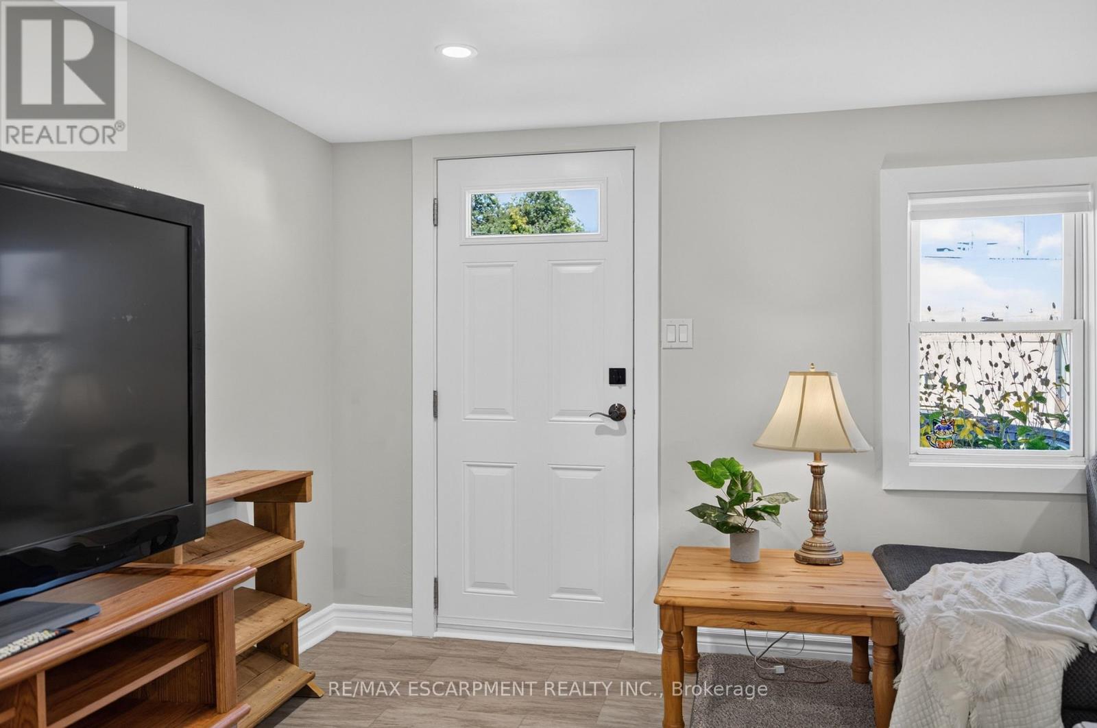 60 Division Street, St. Catharines, Ontario  L2R 3G6 - Photo 5 - X14101052