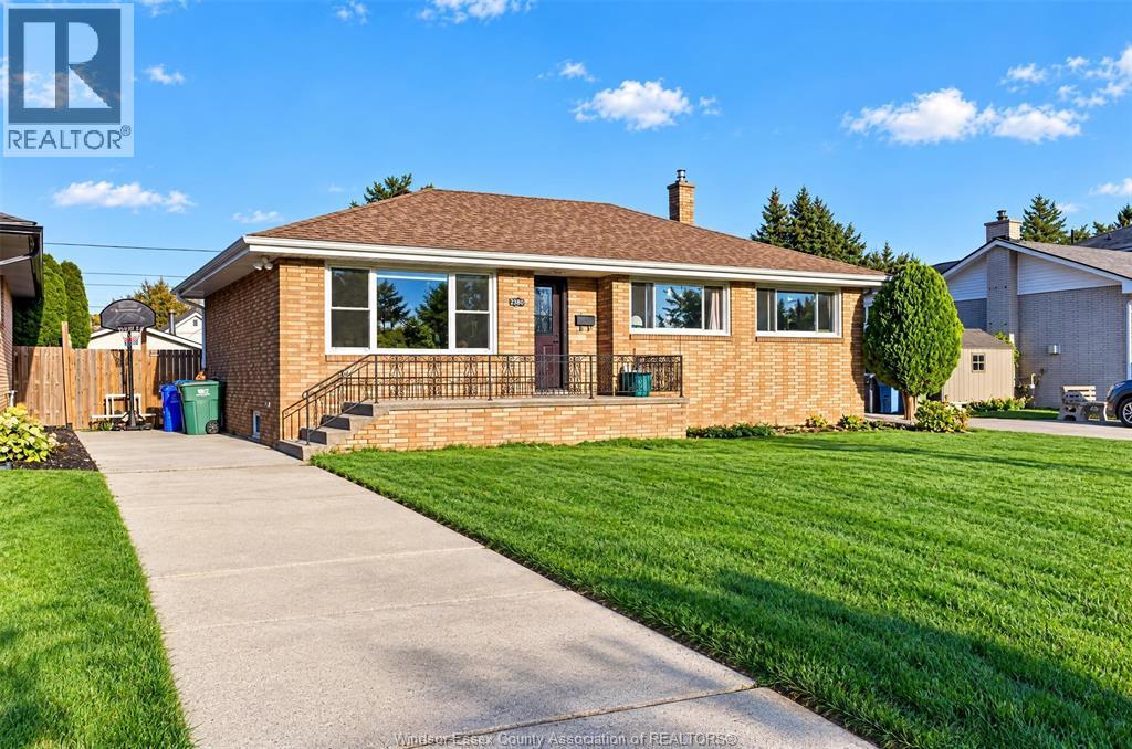 2346 LEONARD, Windsor, Ontario