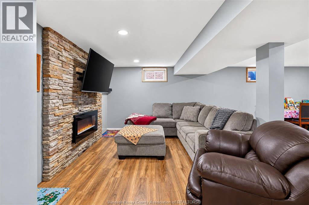 2346 Leonard, Windsor, Ontario  N8W 4L7 - Photo 28 - 26025832