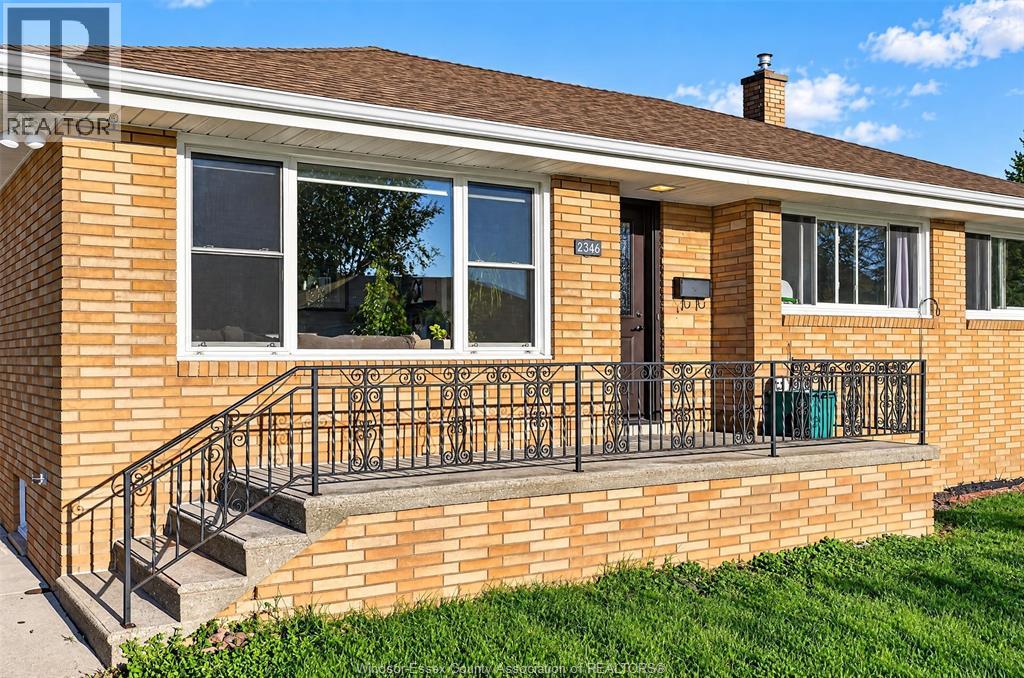 2346 Leonard, Windsor, Ontario  N8W 4L7 - Photo 4 - 26025832