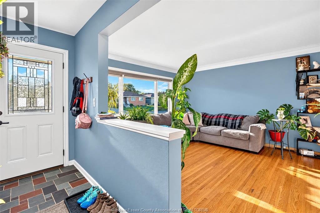 2346 Leonard, Windsor, Ontario  N8W 4L7 - Photo 6 - 26025832