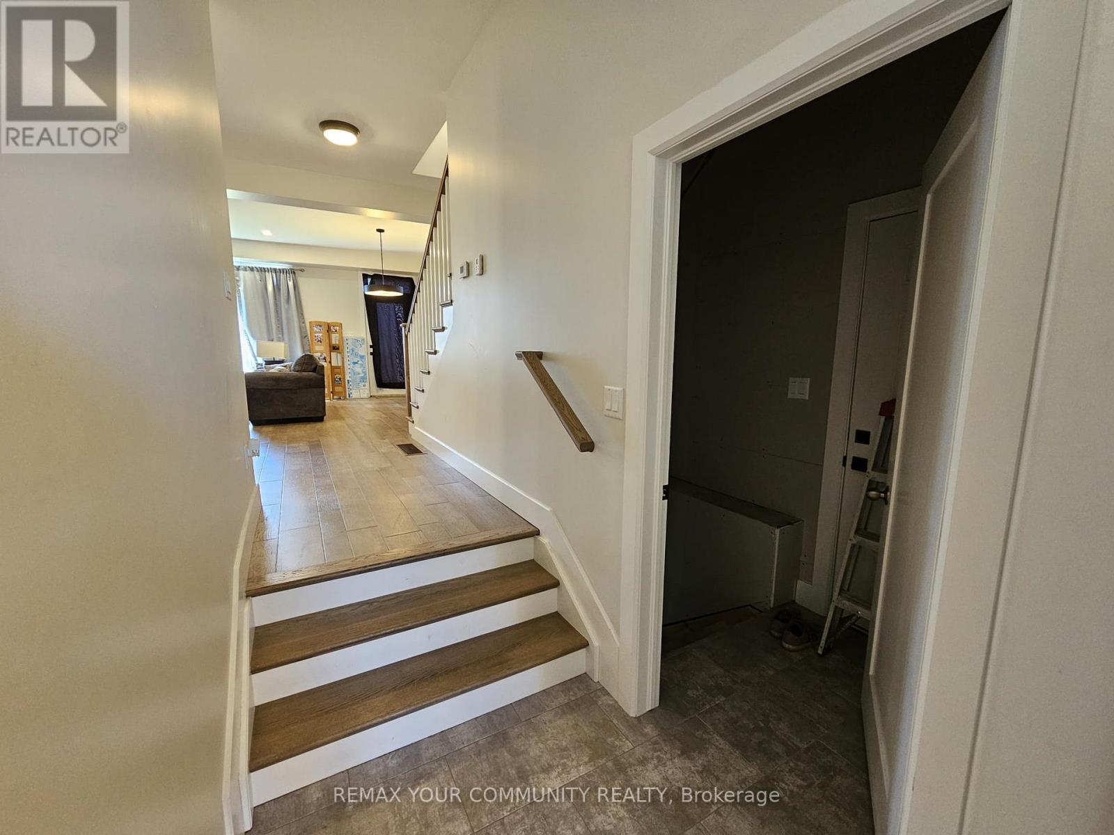28 Dusenbury Drive, Loyalist, Ontario  K0H 2H0 - Photo 3 - X14099808