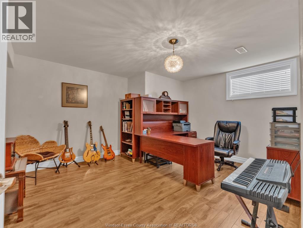 211 Robson Road, Leamington, Ontario  N8H 5R2 - Photo 33 - 26025850