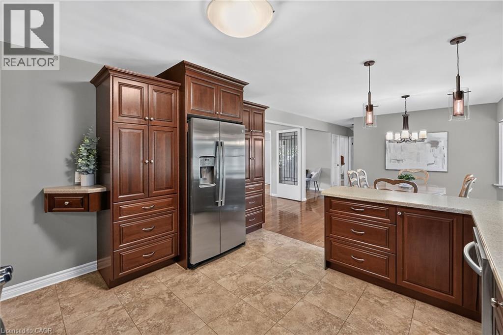 12 Baker Road N, Grimsby, Ontario  L3M 2W7 - Photo 14 - 40872632