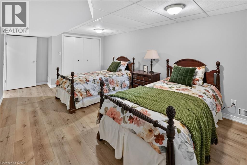 12 Baker Road N, Grimsby, Ontario  L3M 2W7 - Photo 34 - 40872632