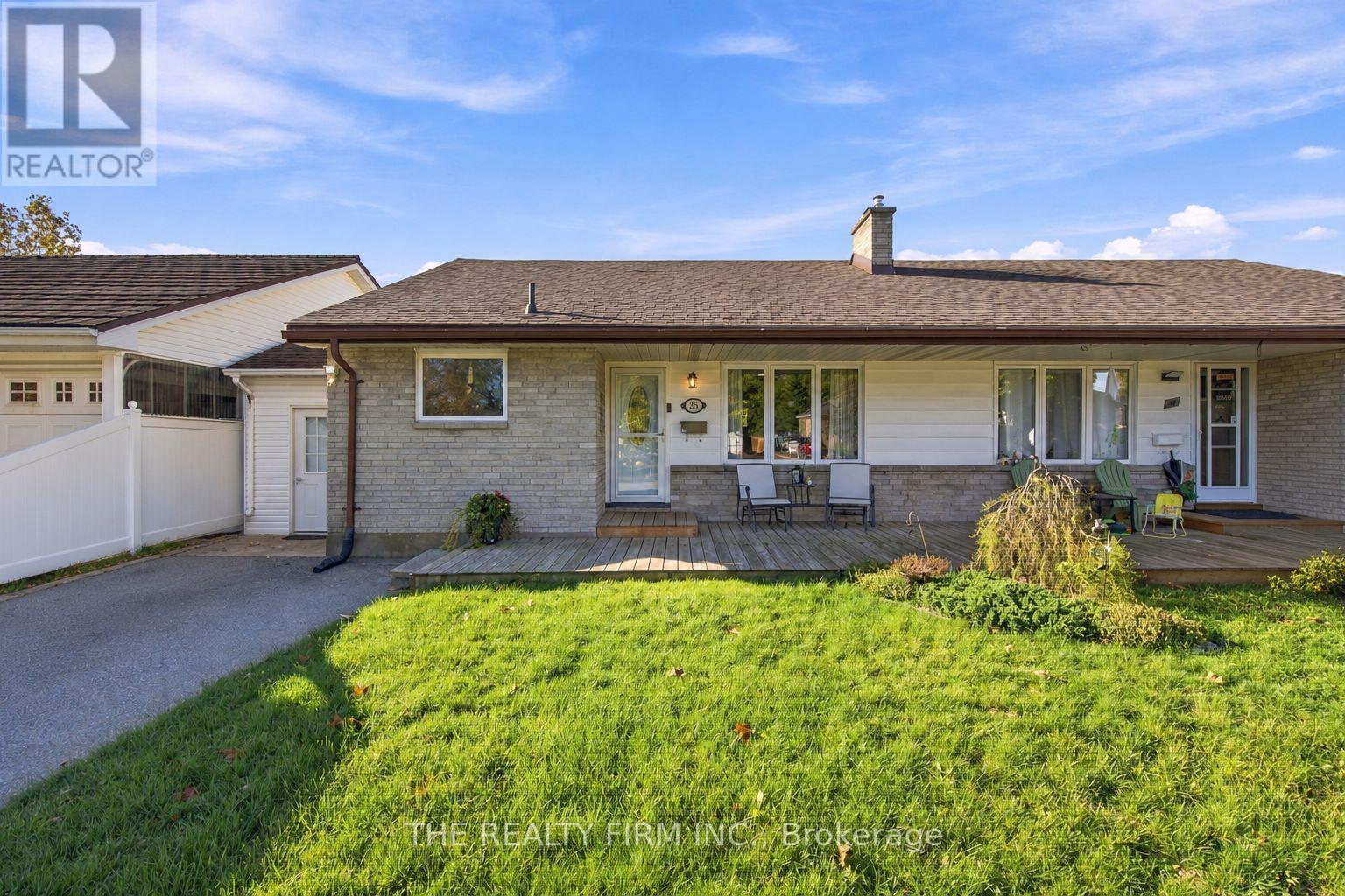 25 Queenston Crescent, London East, Ontario  N5W 1N7 - Photo 1 - X14101104