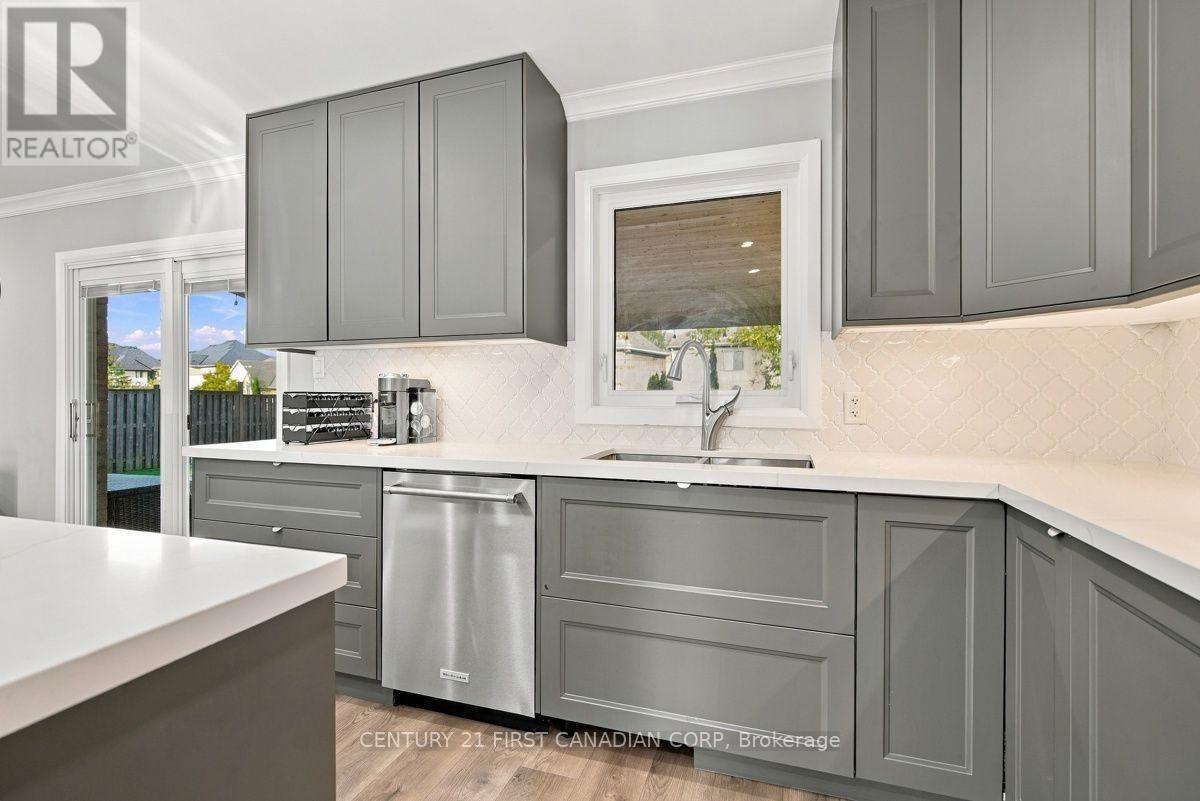 334 Plane Tree Drive, London North, Ontario  N6G 5J2 - Photo 9 - X14101214