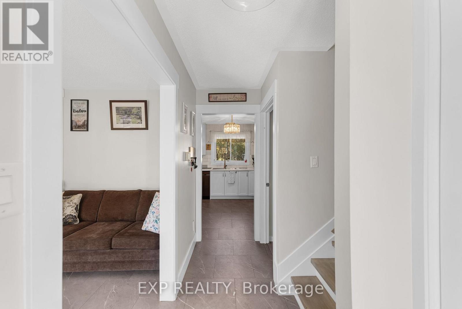 4 Burbank Circle, Adjala-Tosorontio (Everett), Ontario  L0M 1J0 - Photo 5 - N14101102
