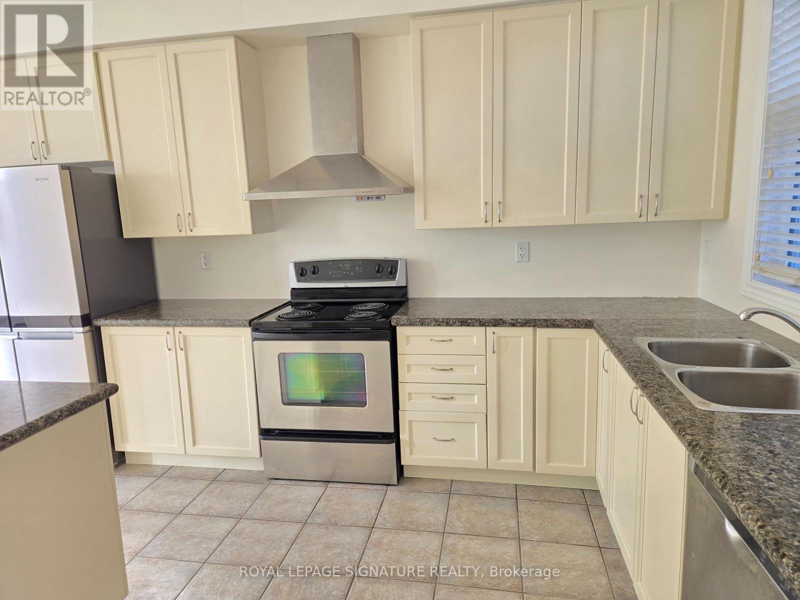 26 Helen Street, Vaughan, Ontario  L4L 3S3 - Photo 10 - N14101128