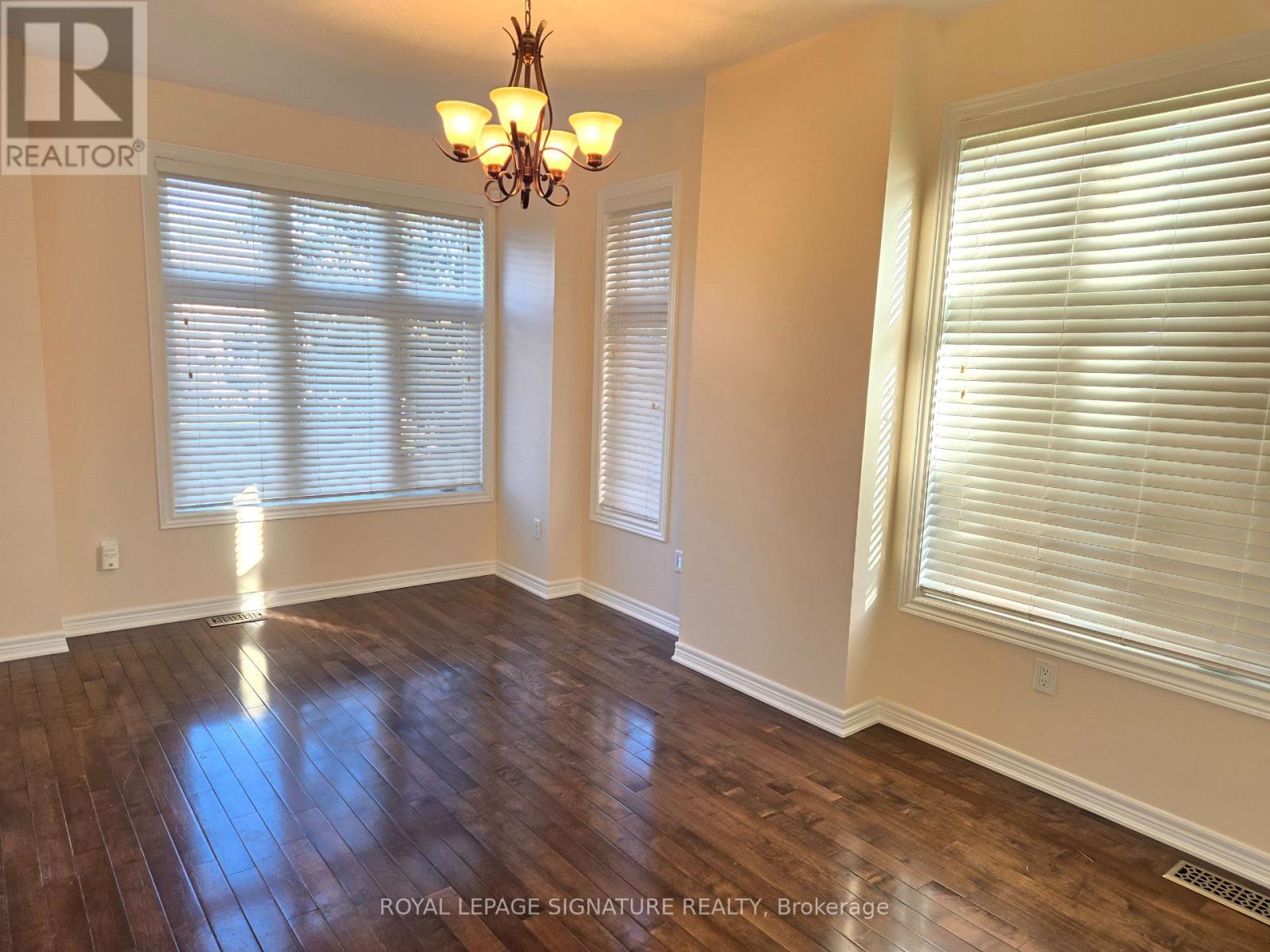 26 Helen Street, Vaughan, Ontario  L4L 3S3 - Photo 6 - N14101128