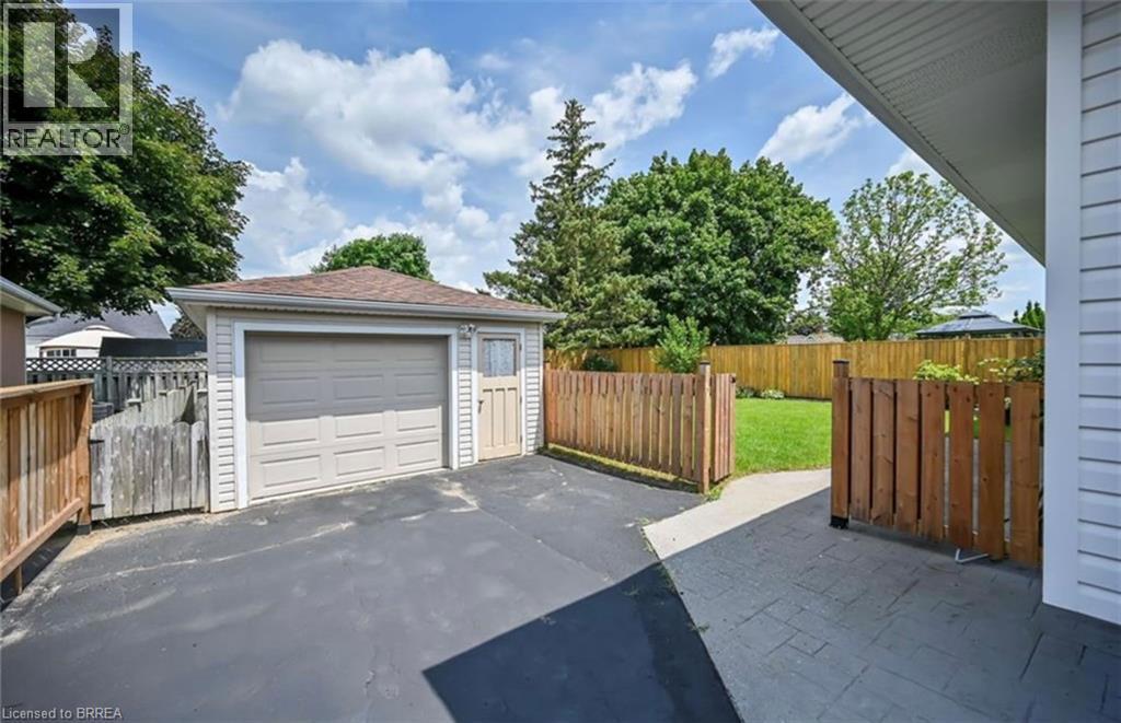 14 Pembroke Avenue Unit# Upper, Brantford, Ontario  N3R 5B4 - Photo 14 - 40872444