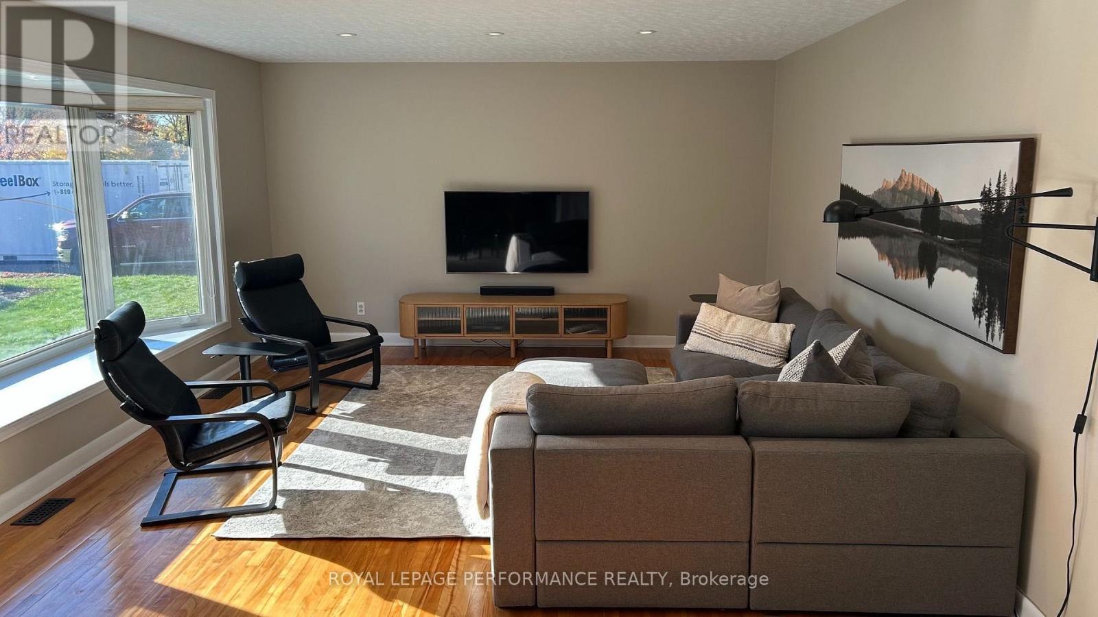 1321 Rustic Drive, Ottawa, Ontario  K2C 2Y3 - Photo 2 - X14101116