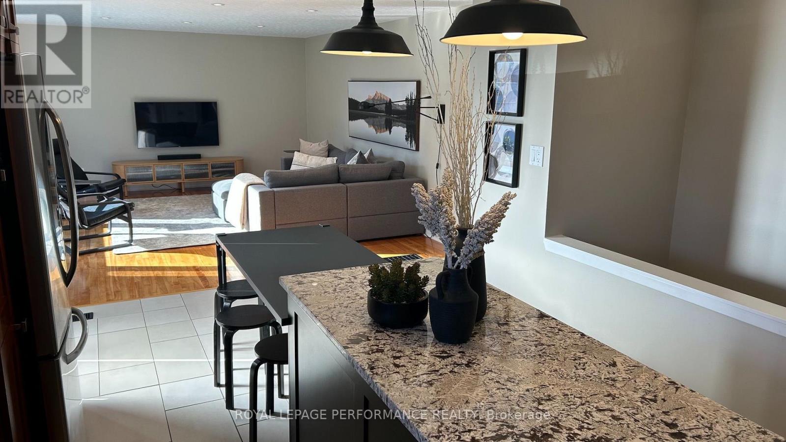 1321 Rustic Drive, Ottawa, Ontario  K2C 2Y3 - Photo 3 - X14101116